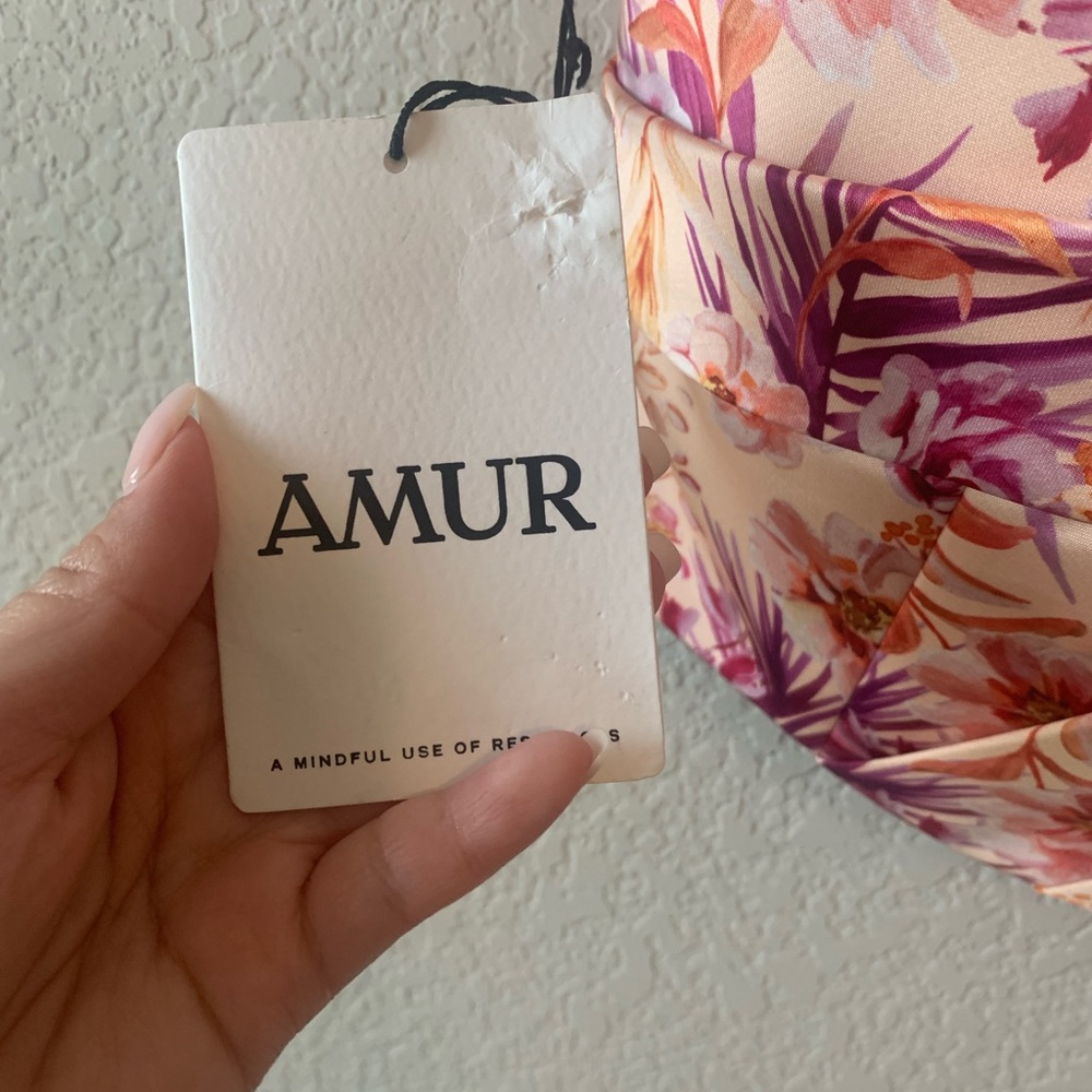Amur Madame Crop Top - Picture 8 of 16